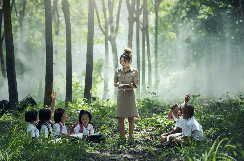 5 Surprising Benefits of Teaching a Class Outside
